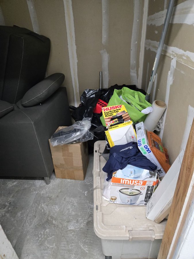 7 x 10 storage unit in Fort Lauderdale, FL