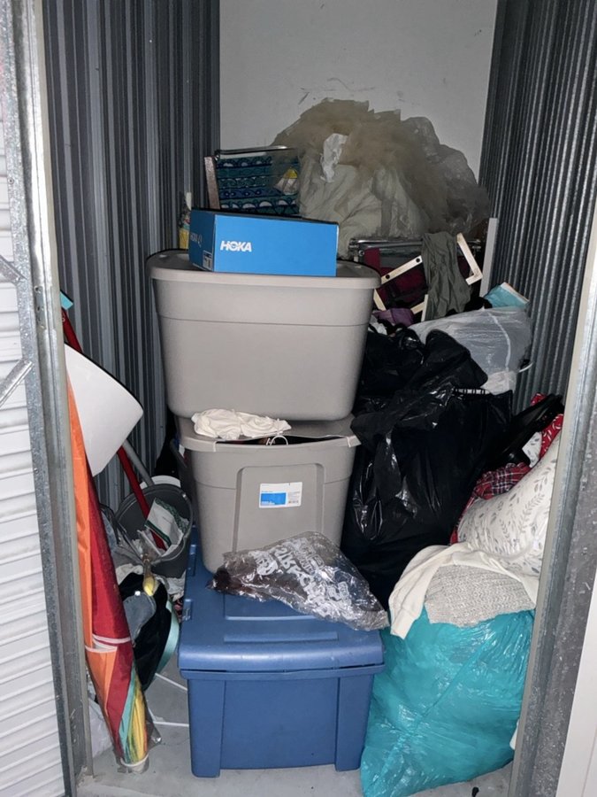 5 x 8 storage unit in Orlando, FL