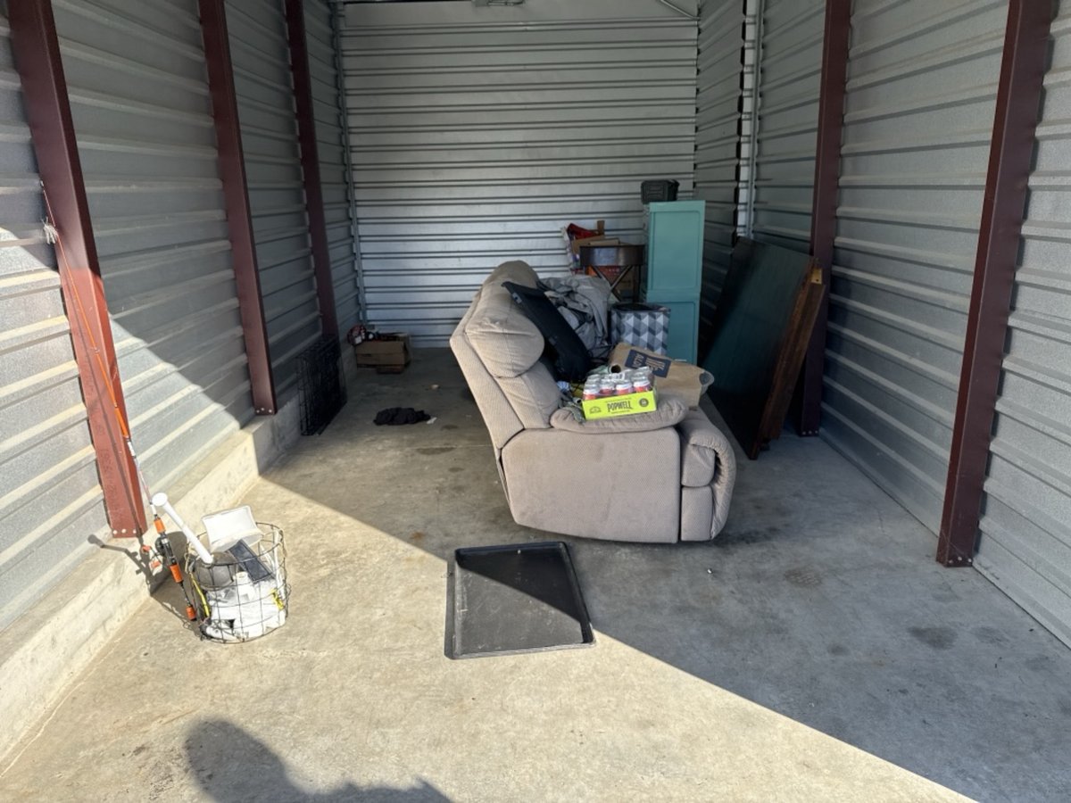 10 x 20 storage unit in Evansville, IN