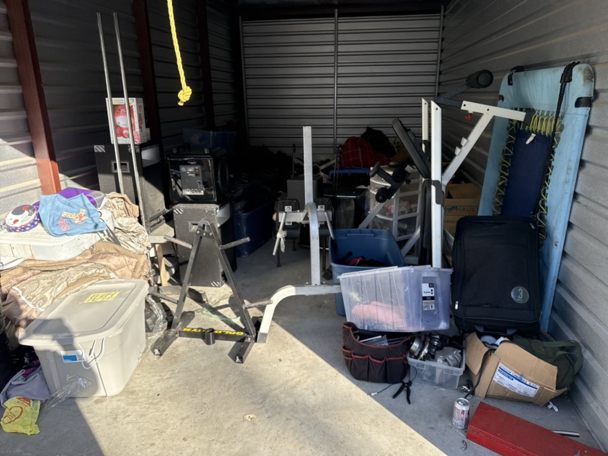 10 x 20 storage unit in Evansville, IN