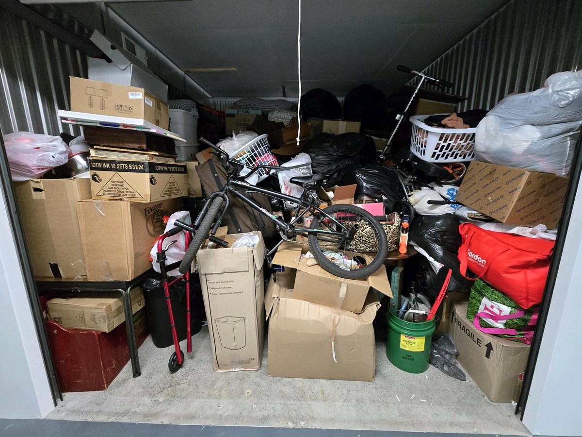 10 x 10 storage unit in Louisville, KY
