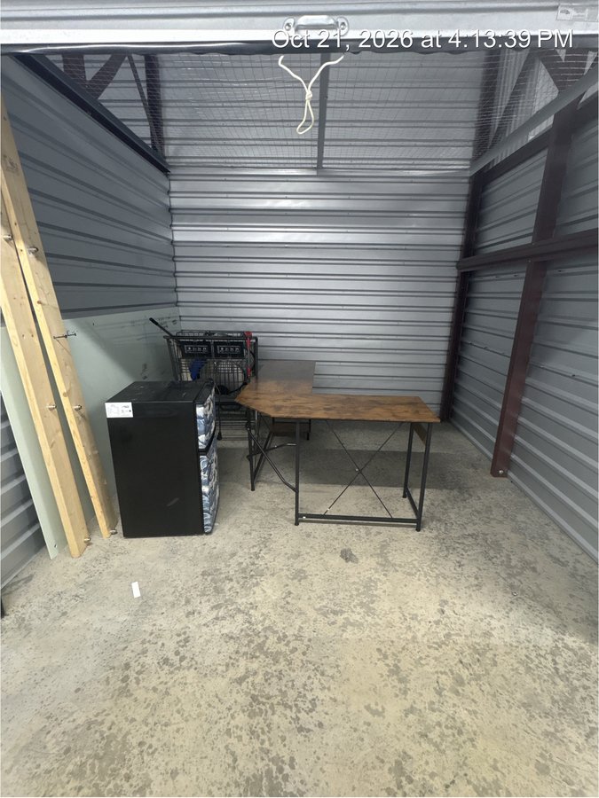 10 x 10 storage unit in Tuscaloosa, AL