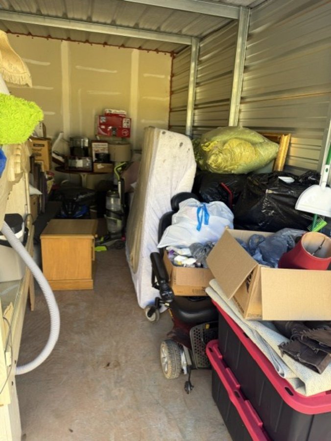 10 x 20 storage unit in Tallahassee, FL