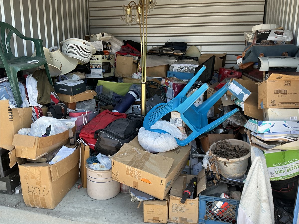 10 x 10 storage unit in Dallas, TX