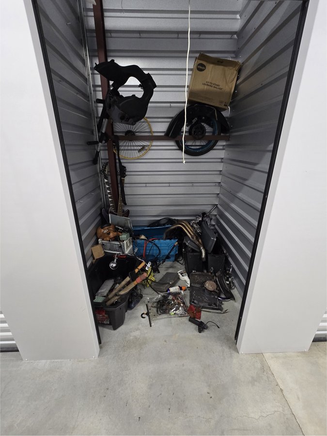 5 x 4 storage unit in Levittown, PA