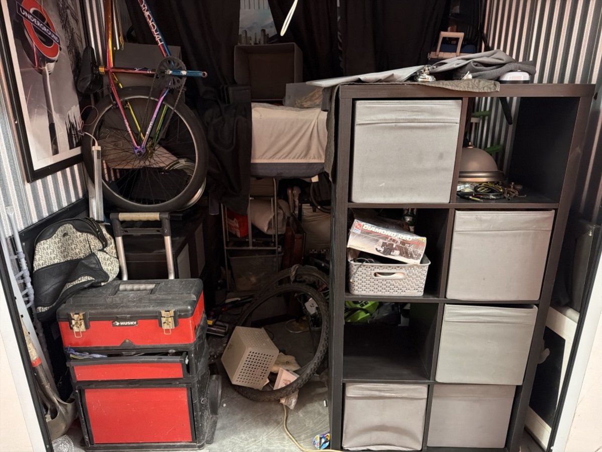 7 x 10 storage unit in Miami, FL