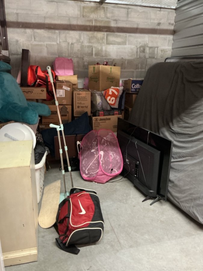 10 x 10 storage unit in Orlando, FL