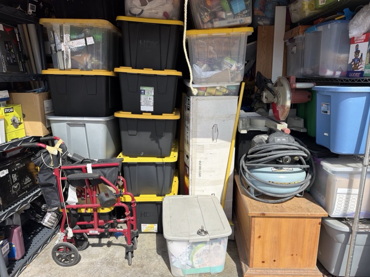 10 x 15 storage unit in Miami, FL
