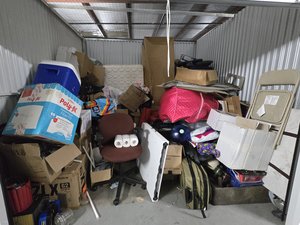 10 x 10 unit in Fayetteville