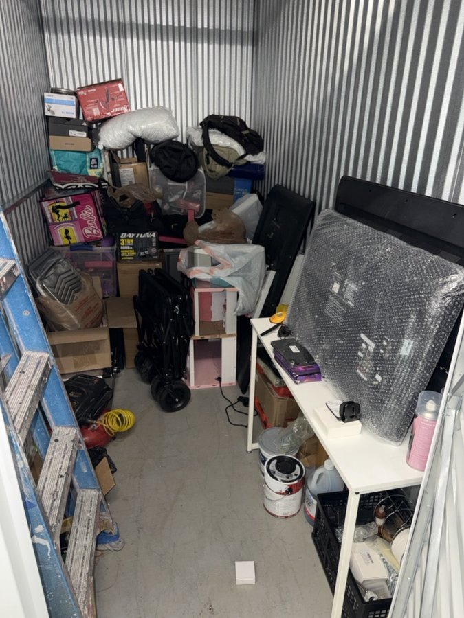 5 x 10 storage unit in Miami, FL