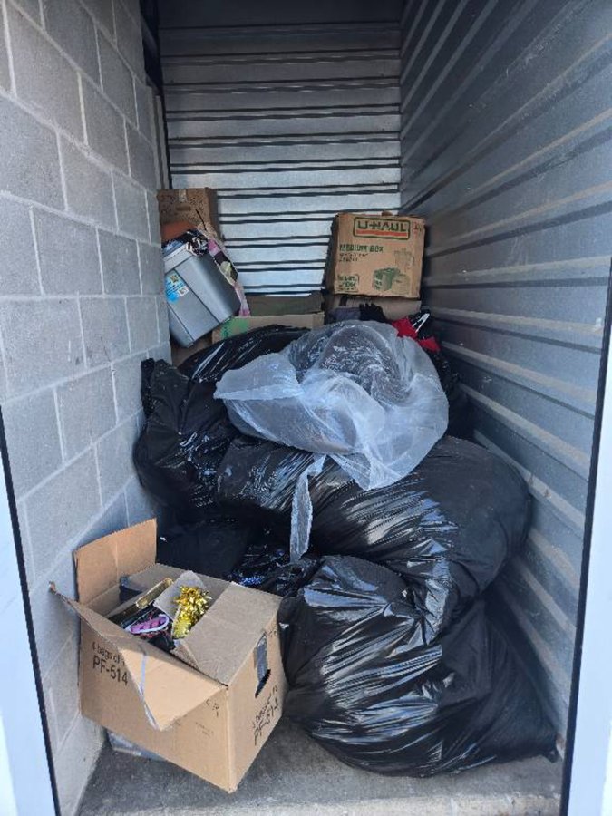5 x 10 storage unit in Chicago, IL