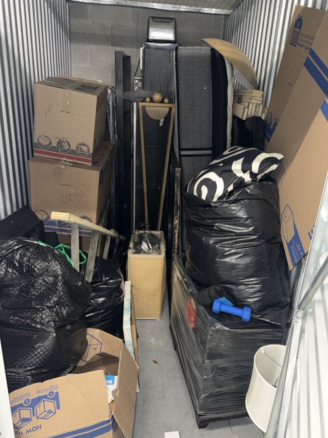 5 x 10 storage unit in Miami, FL