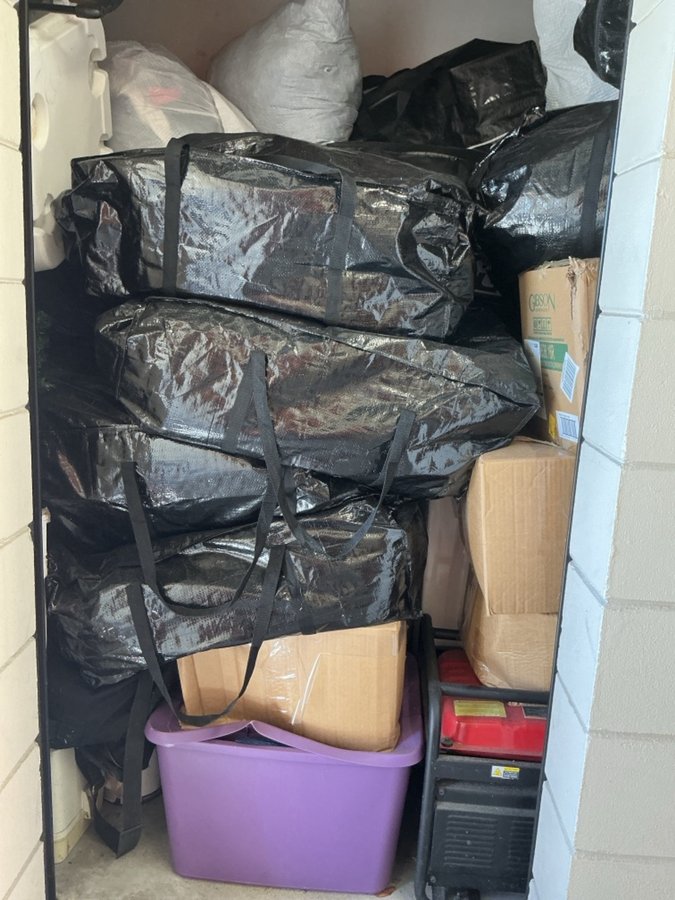 15 x 4 storage unit in Orlando, FL
