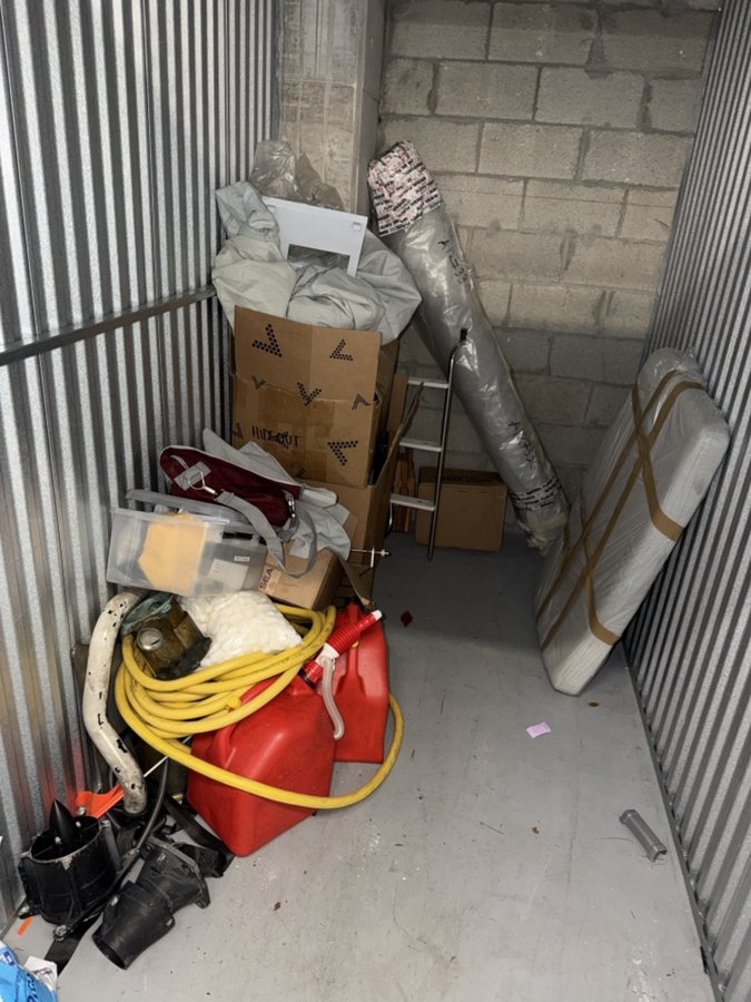 5 x 10 storage unit in Miami, FL