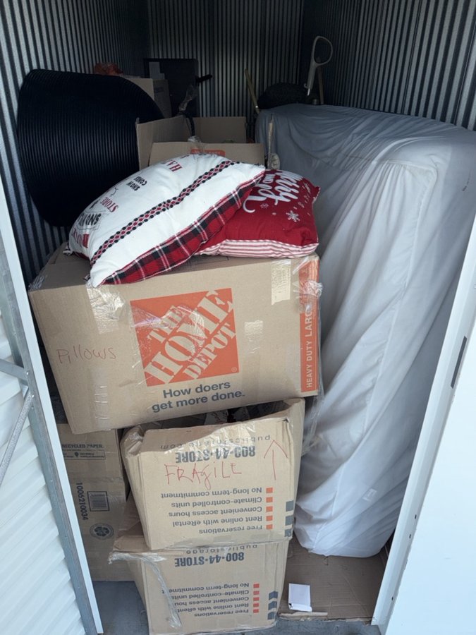 5 x 15 storage unit in Miami, FL