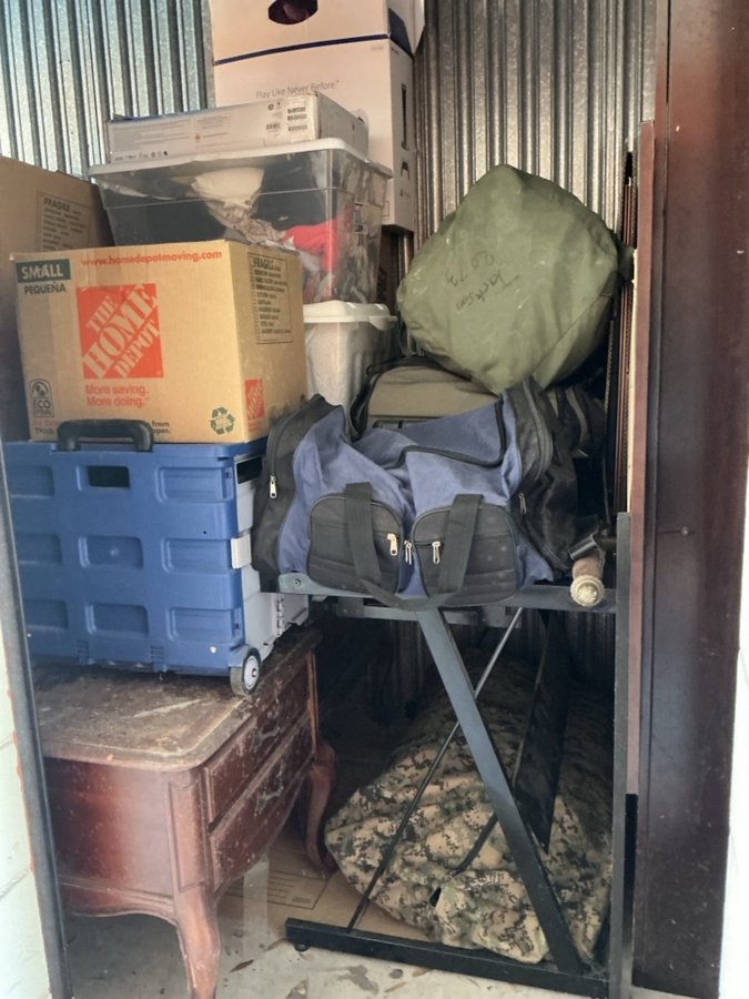 4 x 15 storage unit in Orlando, FL