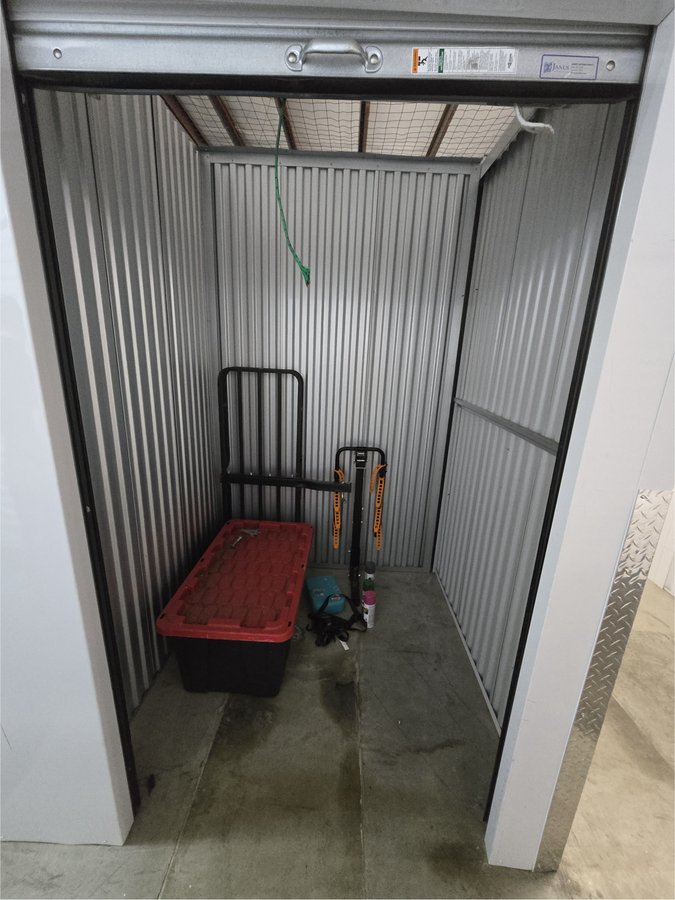 5 x 5 storage unit in Charlotte, NC