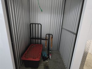 5 x 5 unit in Charlotte