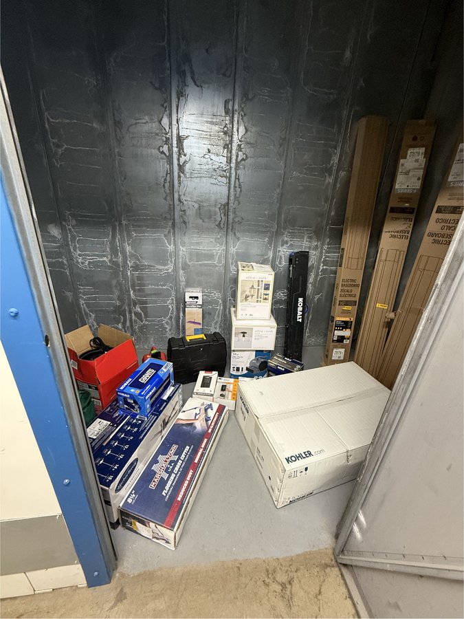 5 x 10 storage unit in Wayne, NJ