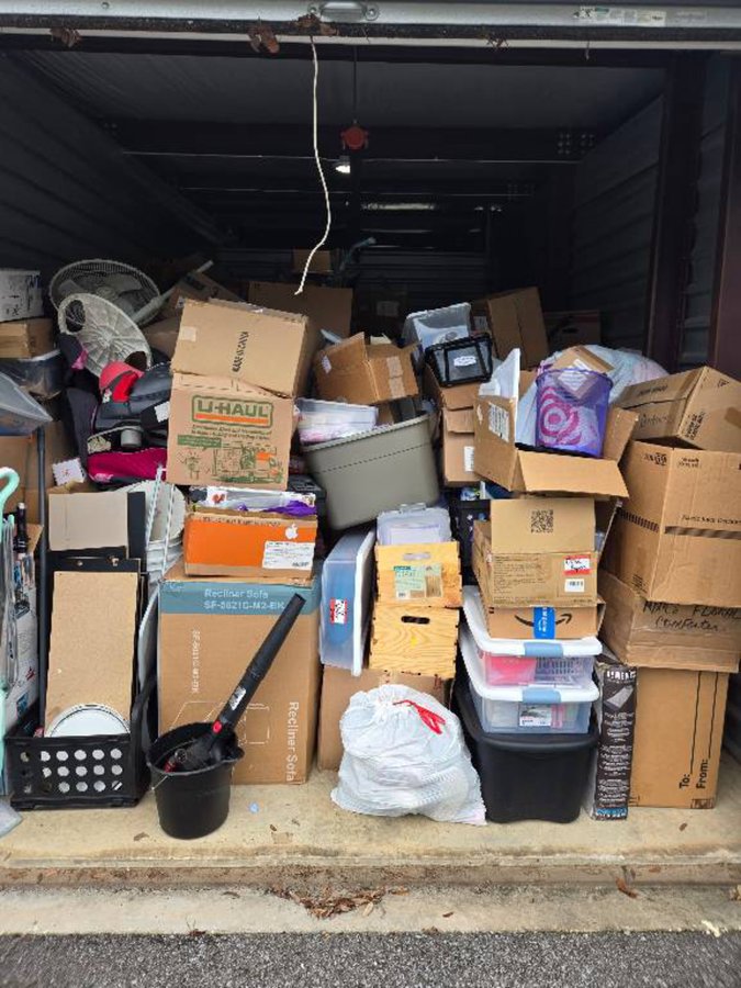 10 x 20 storage unit in Pensacola, FL