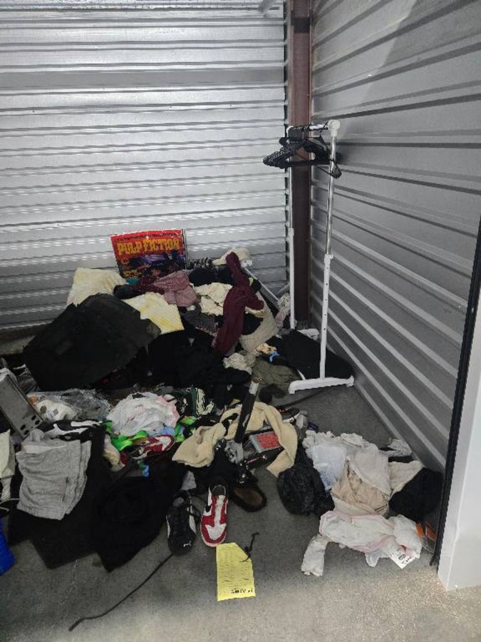 10 x 10 storage unit in Pensacola, FL