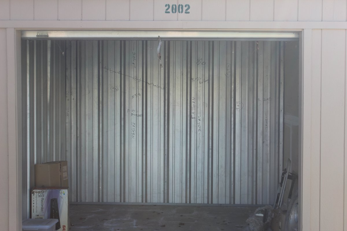 10 x 10 storage unit in Rough And Ready, CA