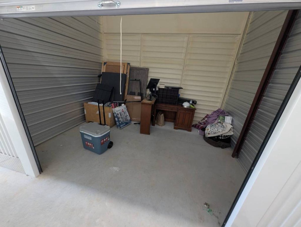 14 x 10 storage unit in Pea Ridge, AR