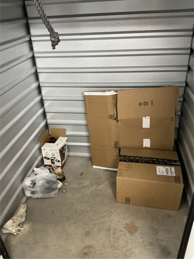 5 x 5 storage unit in Dallas, TX