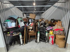 10 x 20 unit in Lexington