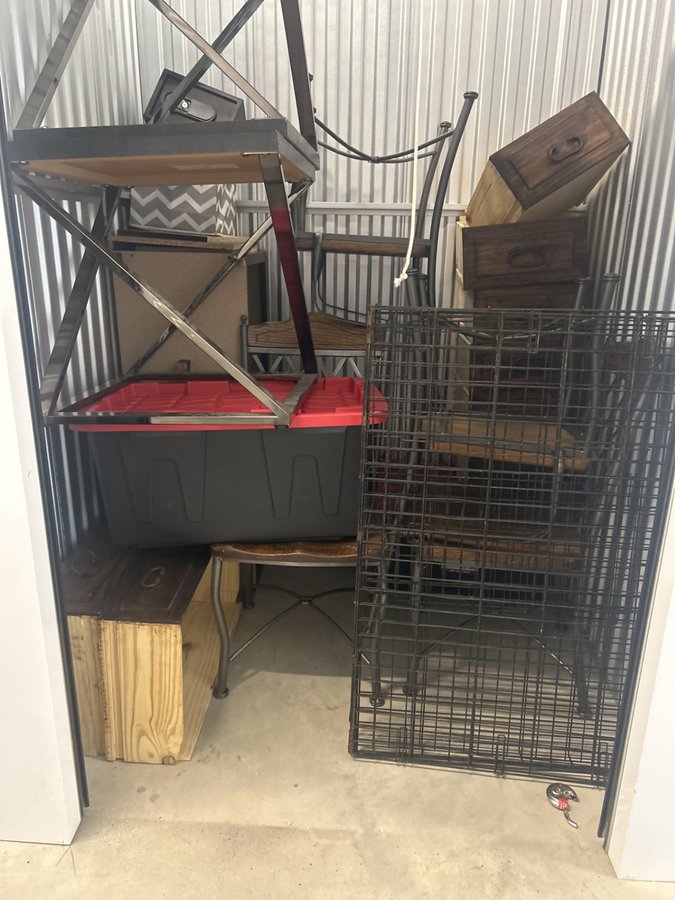 5 x 10 storage unit in Burleson, TX