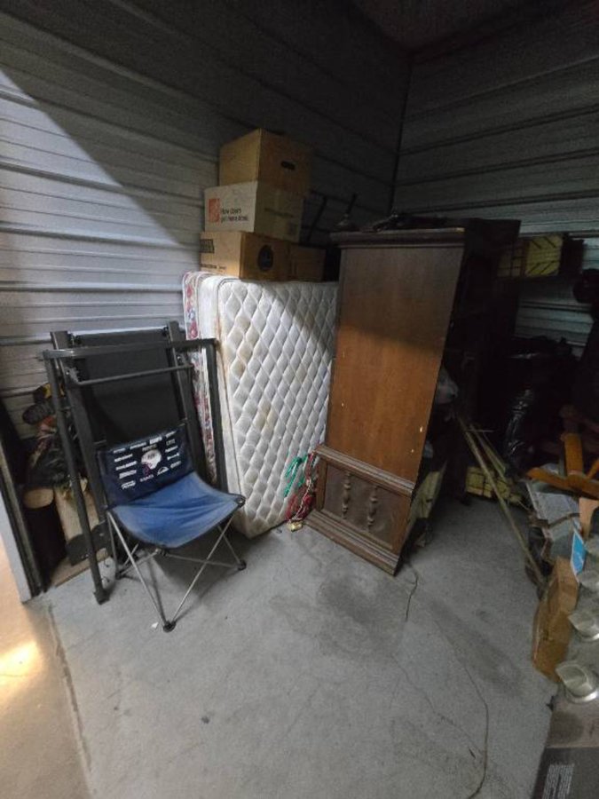 10 x 10 storage unit in Highland, CA