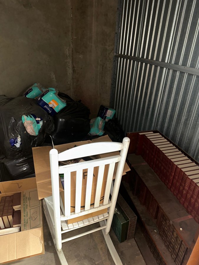 5 x 7 storage unit in Riverside, CA