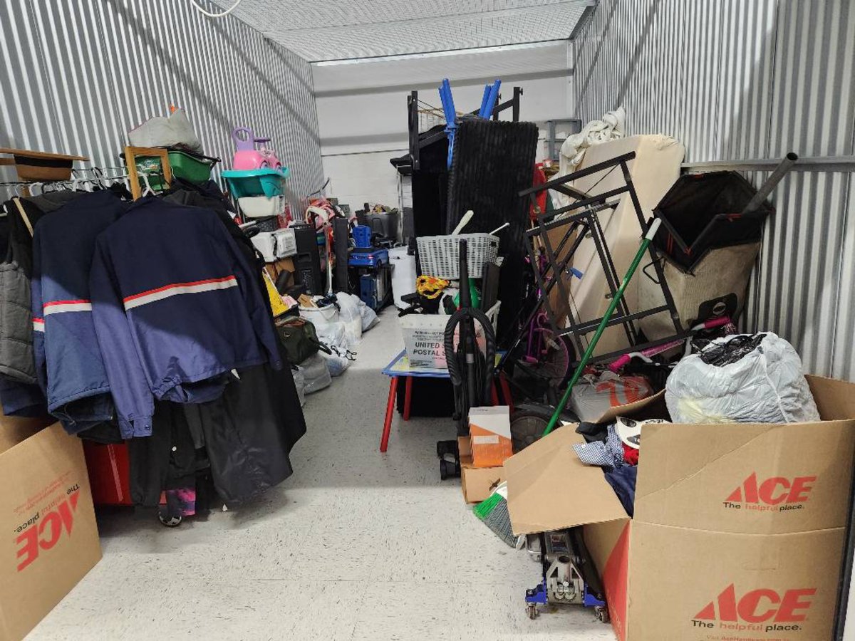 10 x 20 storage unit in Aurora, IL