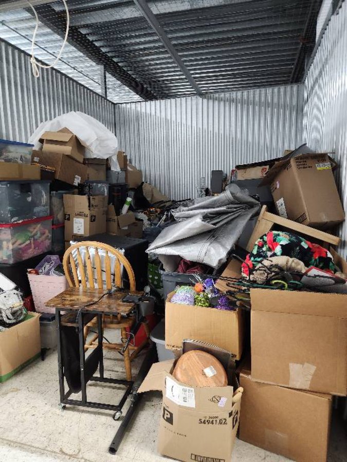 10 x 13 storage unit in Aurora, IL
