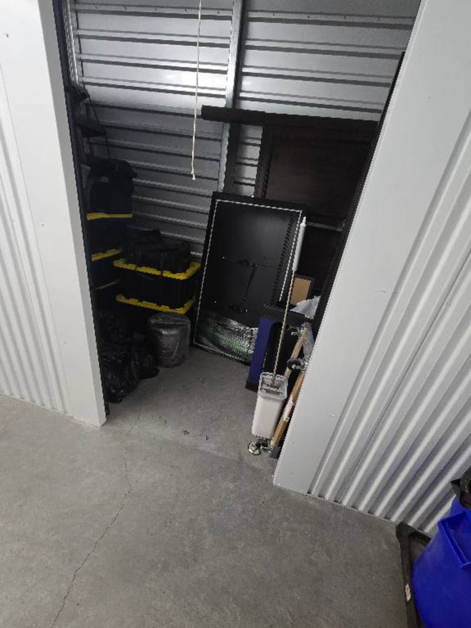 5 x 10 storage unit in Las Vegas, NV