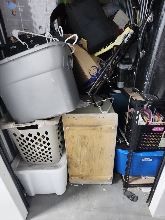 5 x 10 storage unit in Sacramento, CA