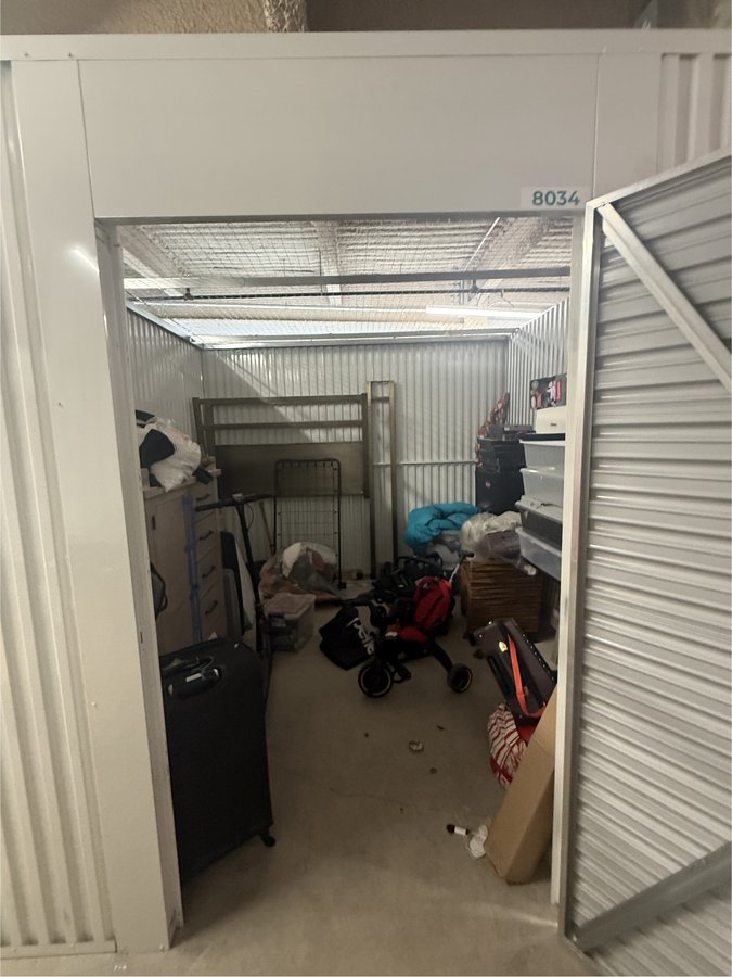 10 x 10 storage unit in Long Island City, NY