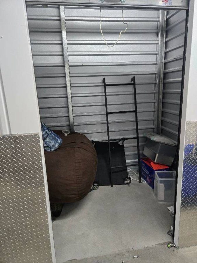 5 x 10 storage unit in Las Vegas, NV
