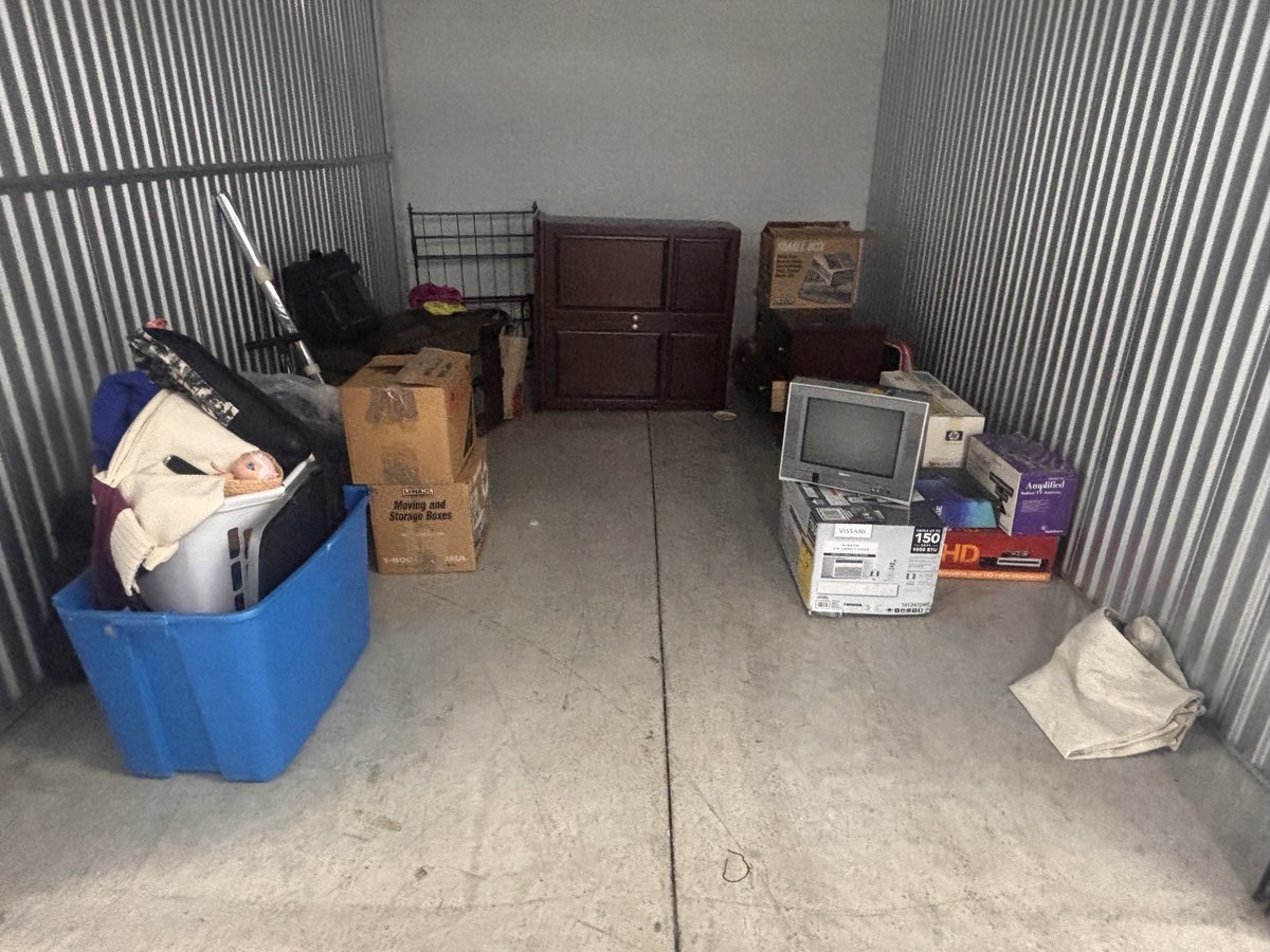 10 x 15 storage unit in Minneapolis, MN