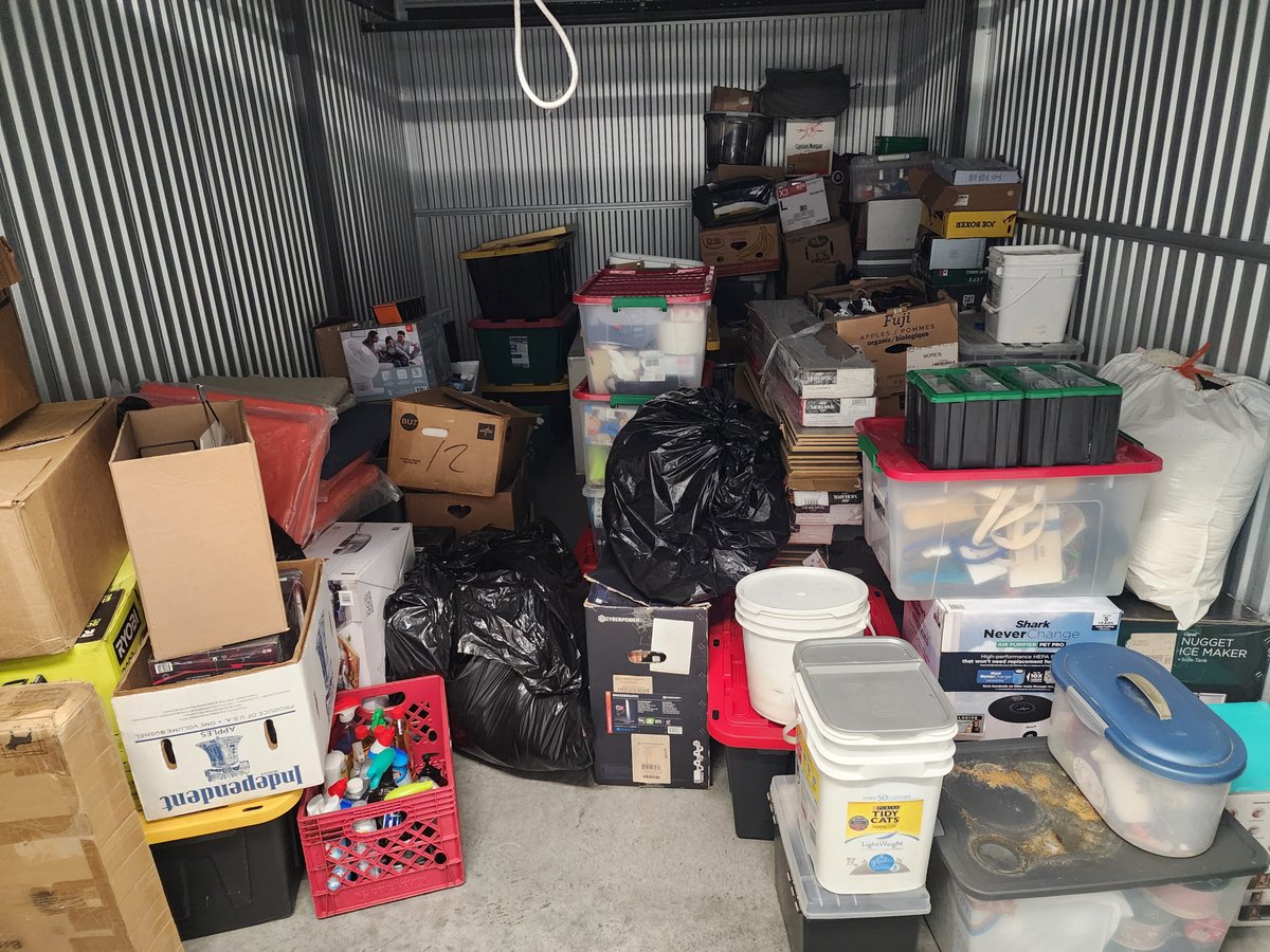 10 x 15 storage unit in San Diego, CA