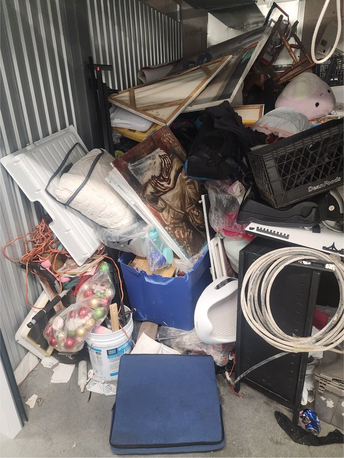 10 x 10 storage unit in San Diego, CA