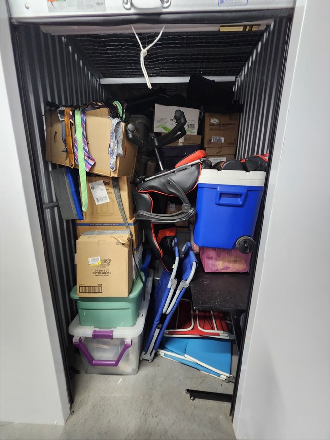 5 x 10 storage unit in Sacramento, CA