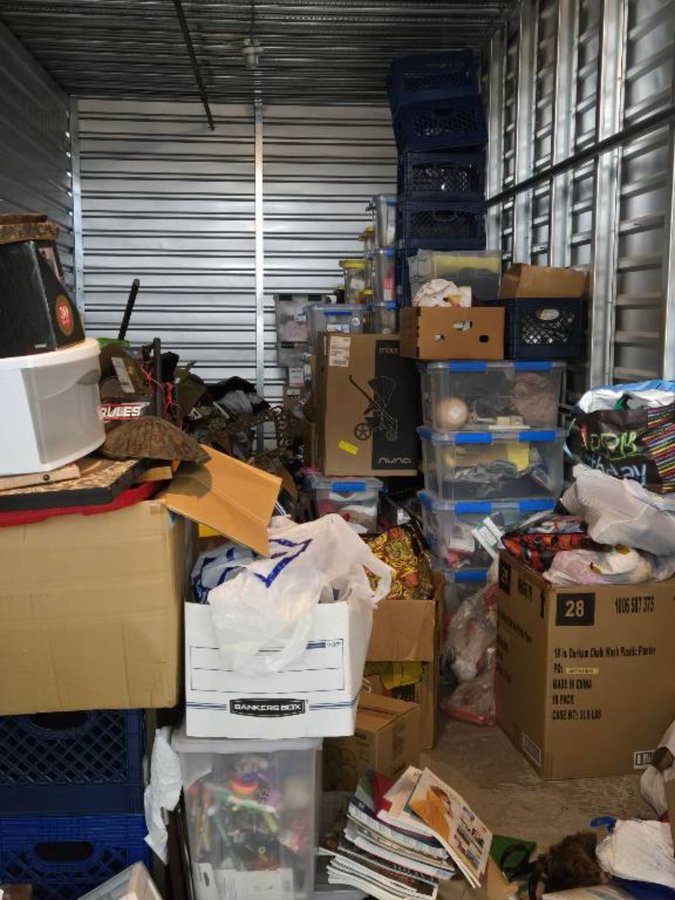 10 x 30 storage unit in San Diego, CA