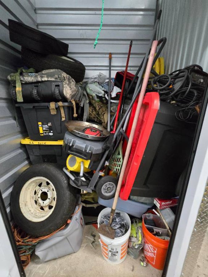 5 x 5 storage unit in San Diego, CA