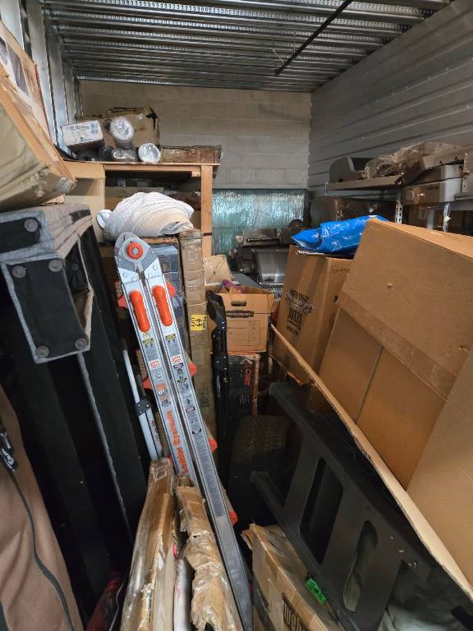 10 x 20 storage unit in San Diego, CA