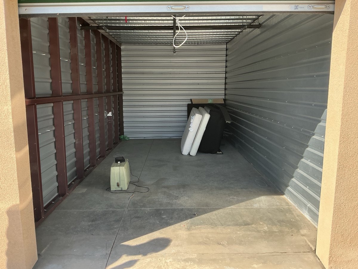 10 x 20 storage unit in Yucaipa, CA