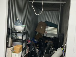 5 x 15 storage unit in Hayward, CA