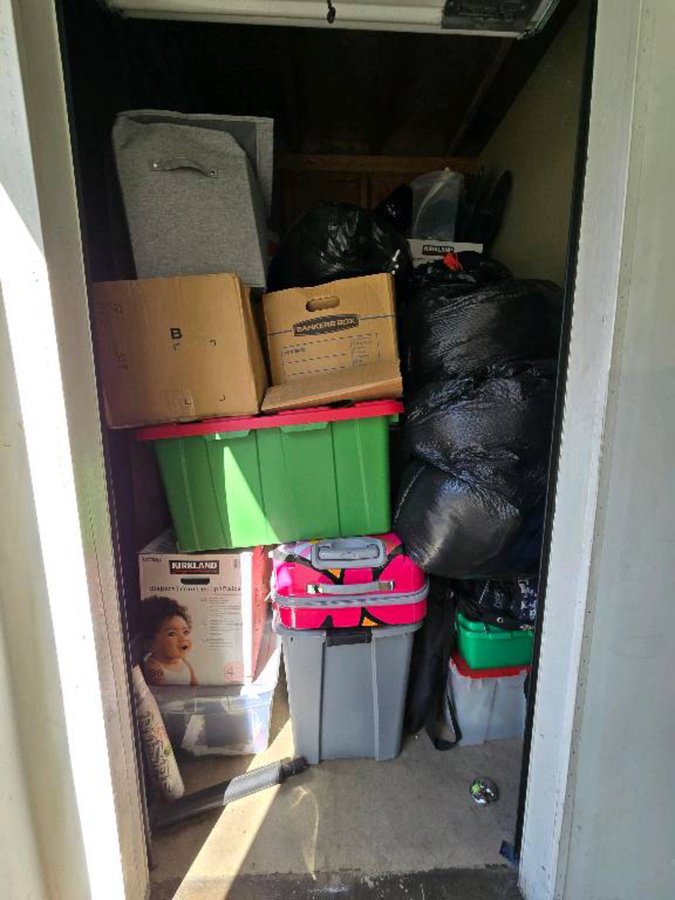 5 x 5 storage unit in Burbank, CA