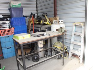 10 x 10 unit in Rialto