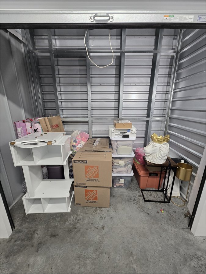 9 x 5 storage unit in Cerritos, CA